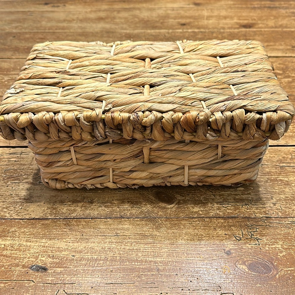 Woven Basket with Lid - Picture 2 of 5